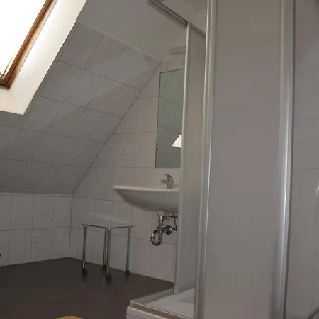 Dachgeschossapartment Fur 9 Personen - #129844 *