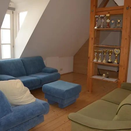 Apartment Dachgeschossapartment Fur 9 Personen - #129844 Graz