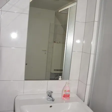 Dachgeschossapartment Fur 9 Personen - #129844 Apartment Graz