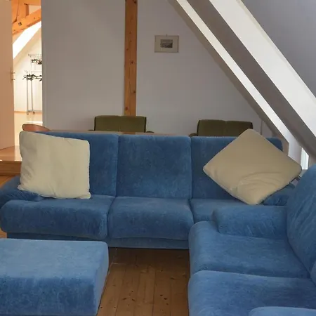 Dachgeschossapartment Fur 9 Personen - #129844 * Graz